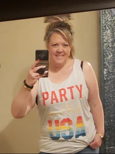 PARTY IN THE USA - TANK